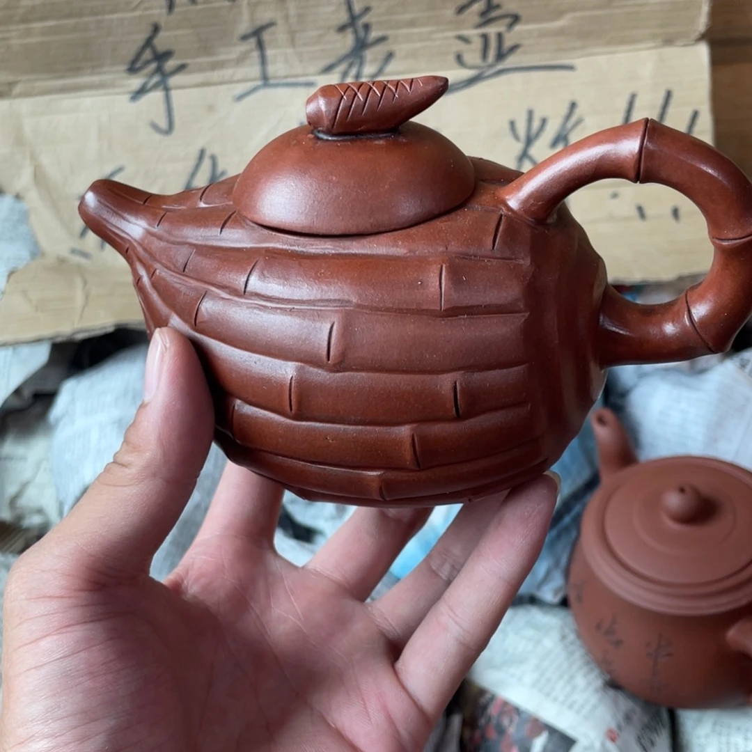 茶壶紫砂老厂紫砂壶一件。
