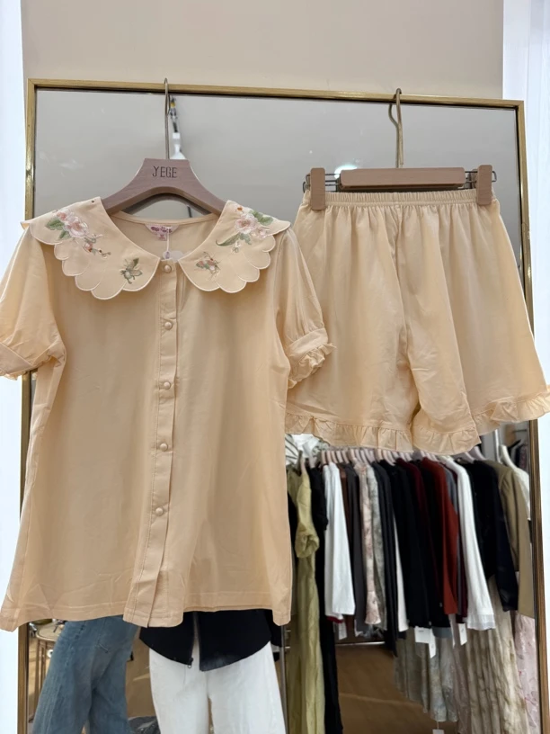 1031 娃娃领刺绣家居服