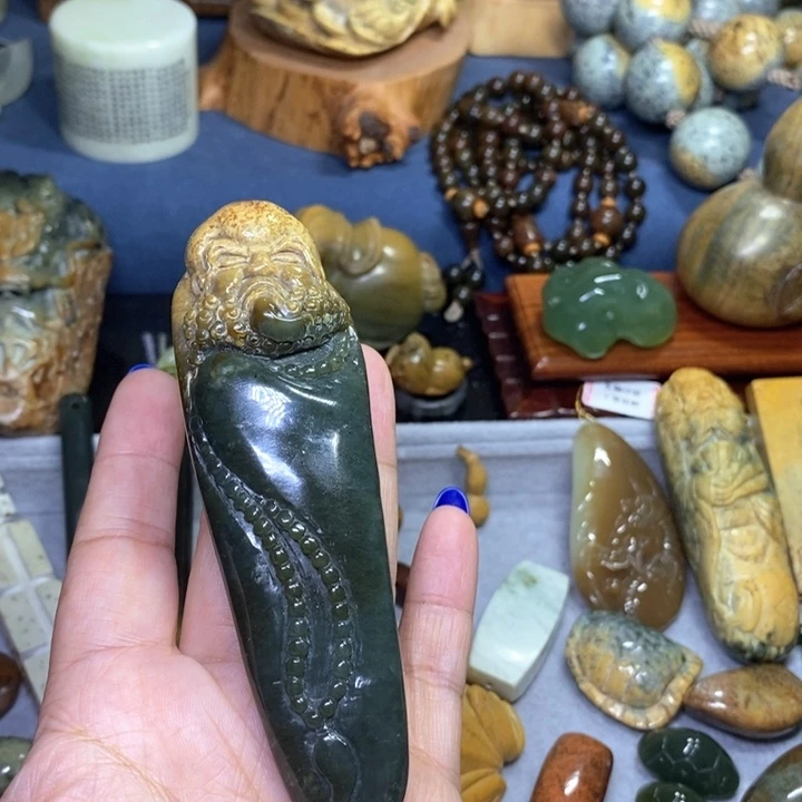 岫岩河磨玉（透闪石质玉）把许未镶嵌