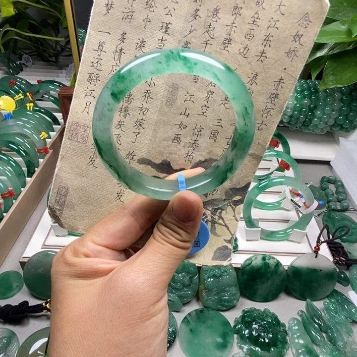 未镶嵌手镯石英质玉