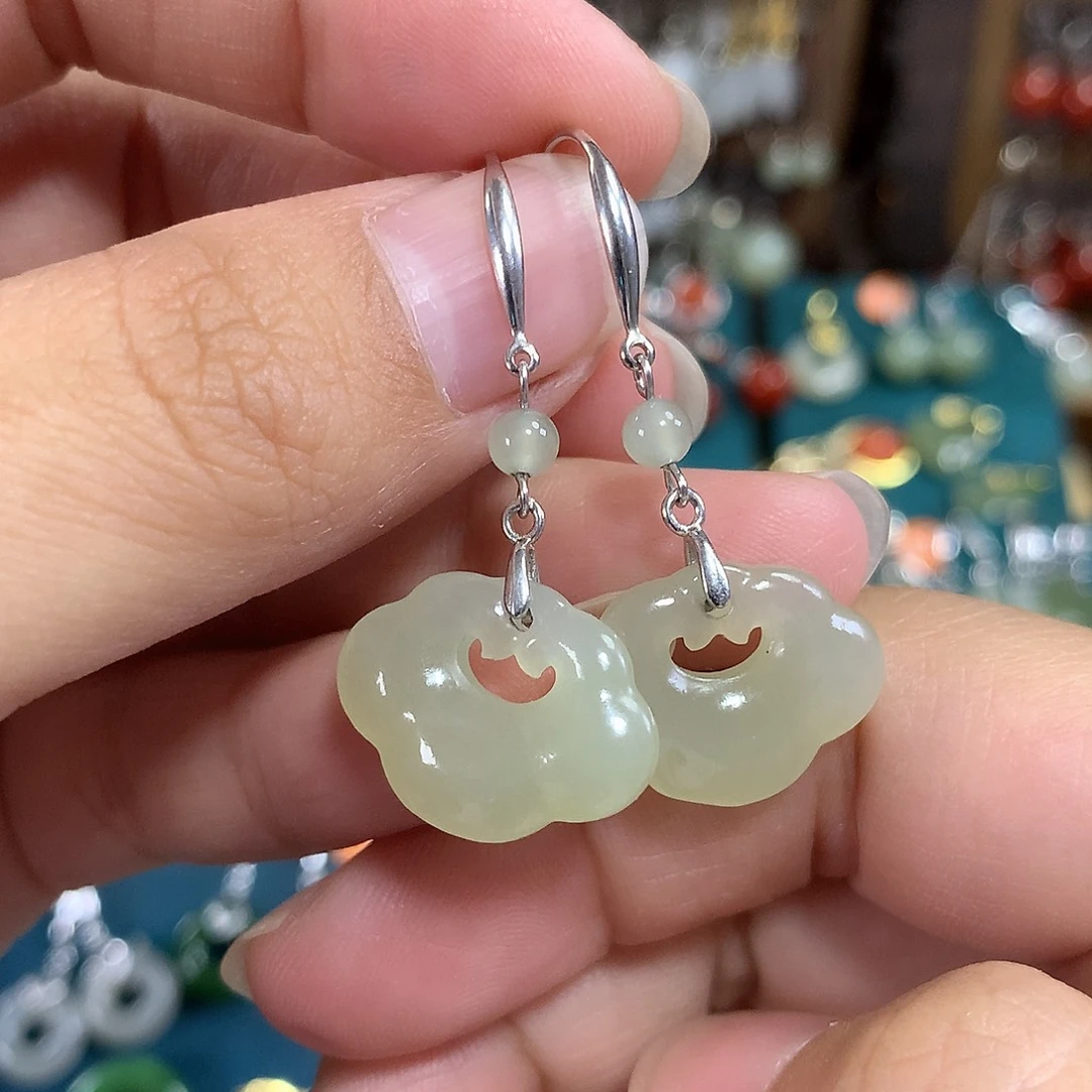 银S925镶嵌和田玉耳饰卡20左右