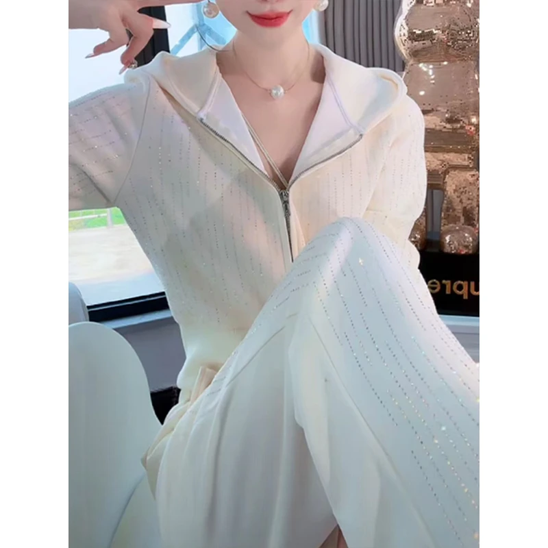 减龄穿搭一整套2025冬季新款轻奢镶钻卫衣外套休闲长裤加绒两件套