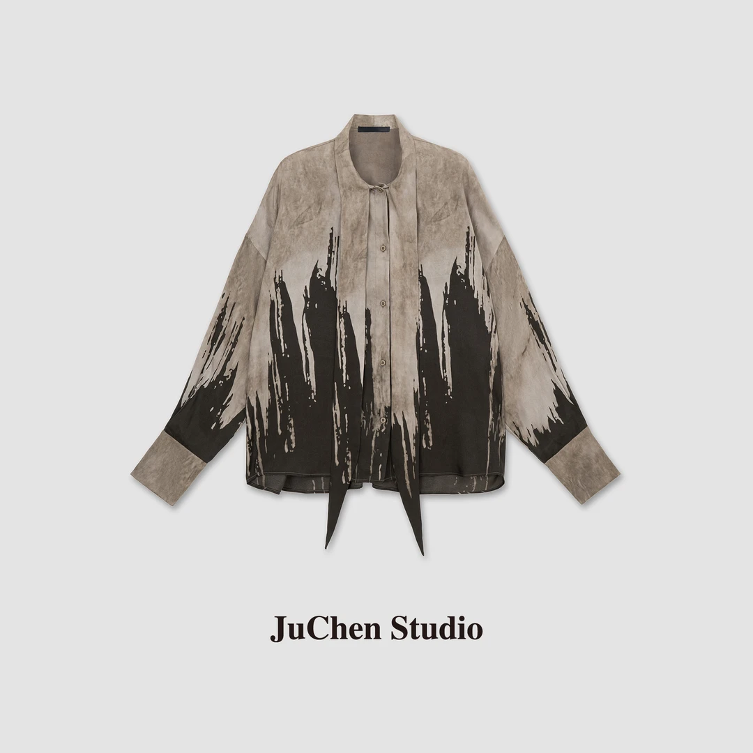“水墨云间”不规则艺术渐变晕染印花设计感飘带领衬衫 SS113356