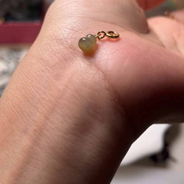 格***）未镶嵌手串翡翠翡翠