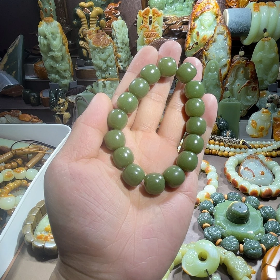 透闪石质玉未镶嵌珠宝奇石