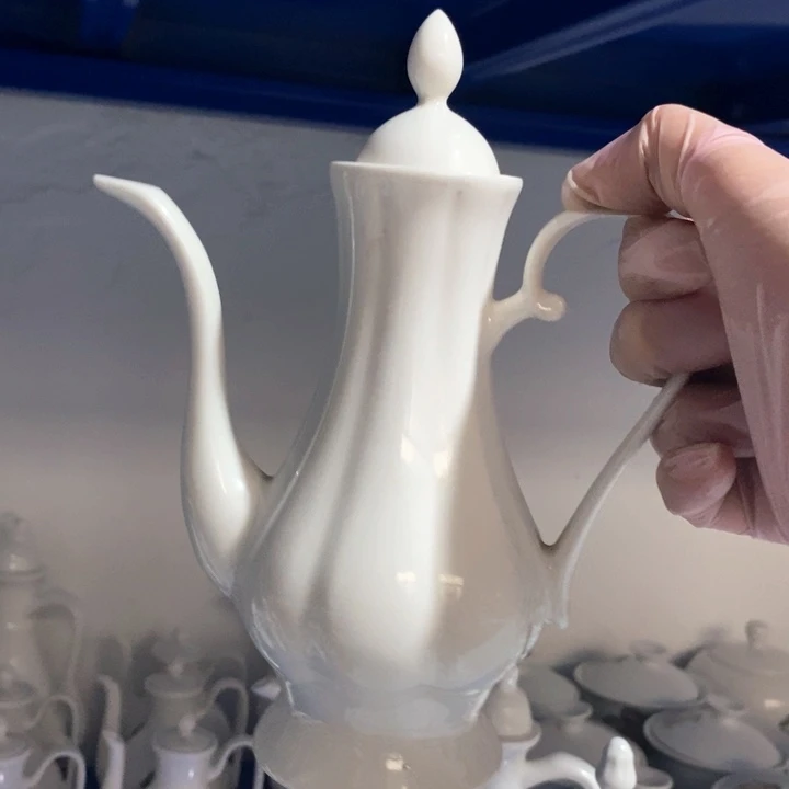 瓷片陶瓷品白瓷瓜棱酒壶