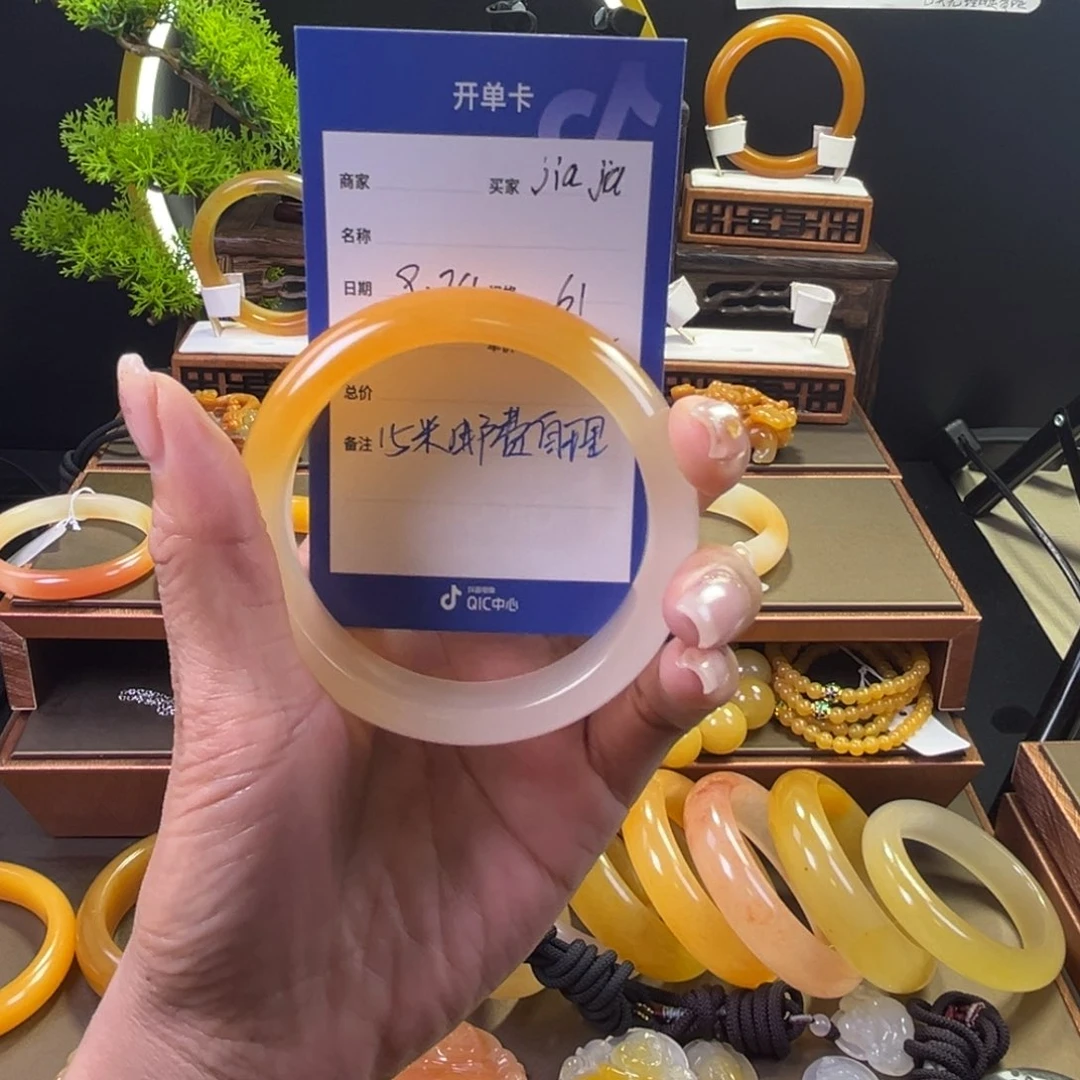 未镶嵌手镯石英质玉j****a