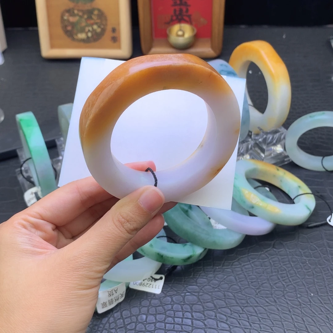 定制翡翠未镶嵌翡翠手镯