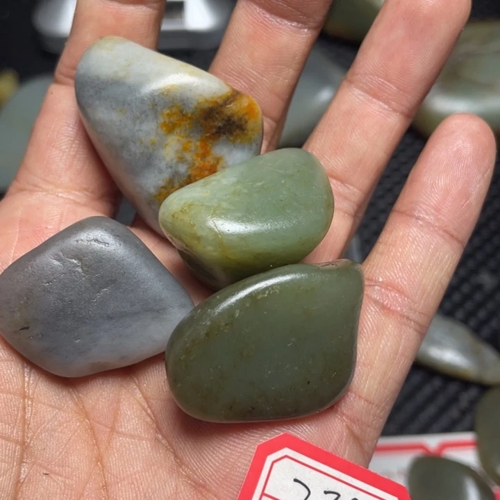 颈饰未镶嵌和田玉瑞*238