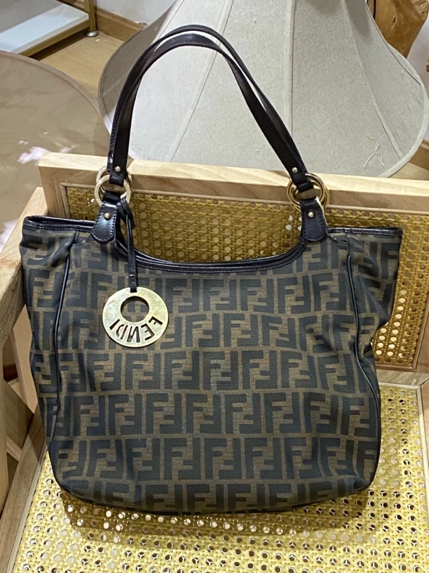 95新 FENDI/芬迪 金牌老花帆布购物袋