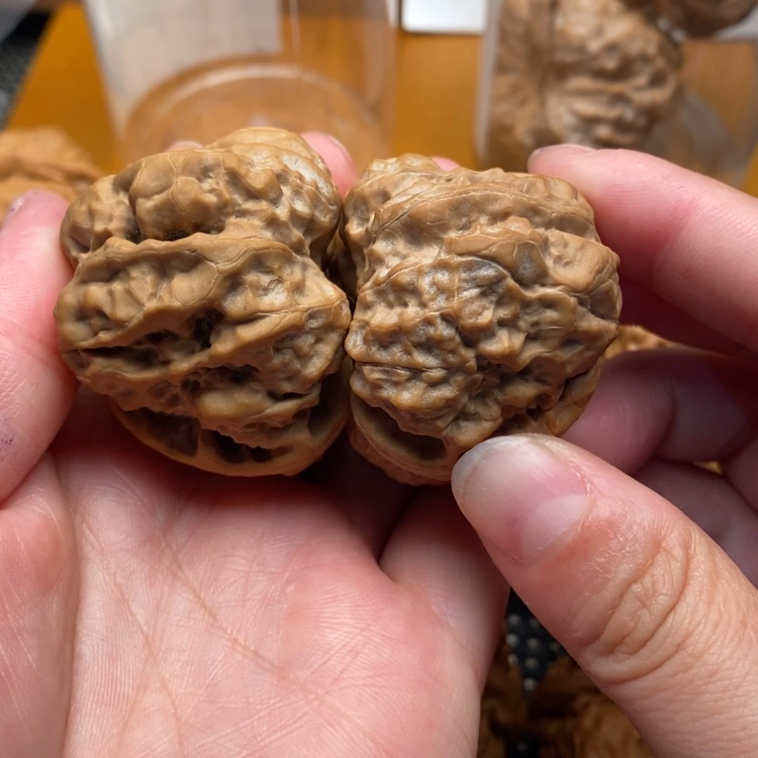 m***文玩核桃把件边41左右