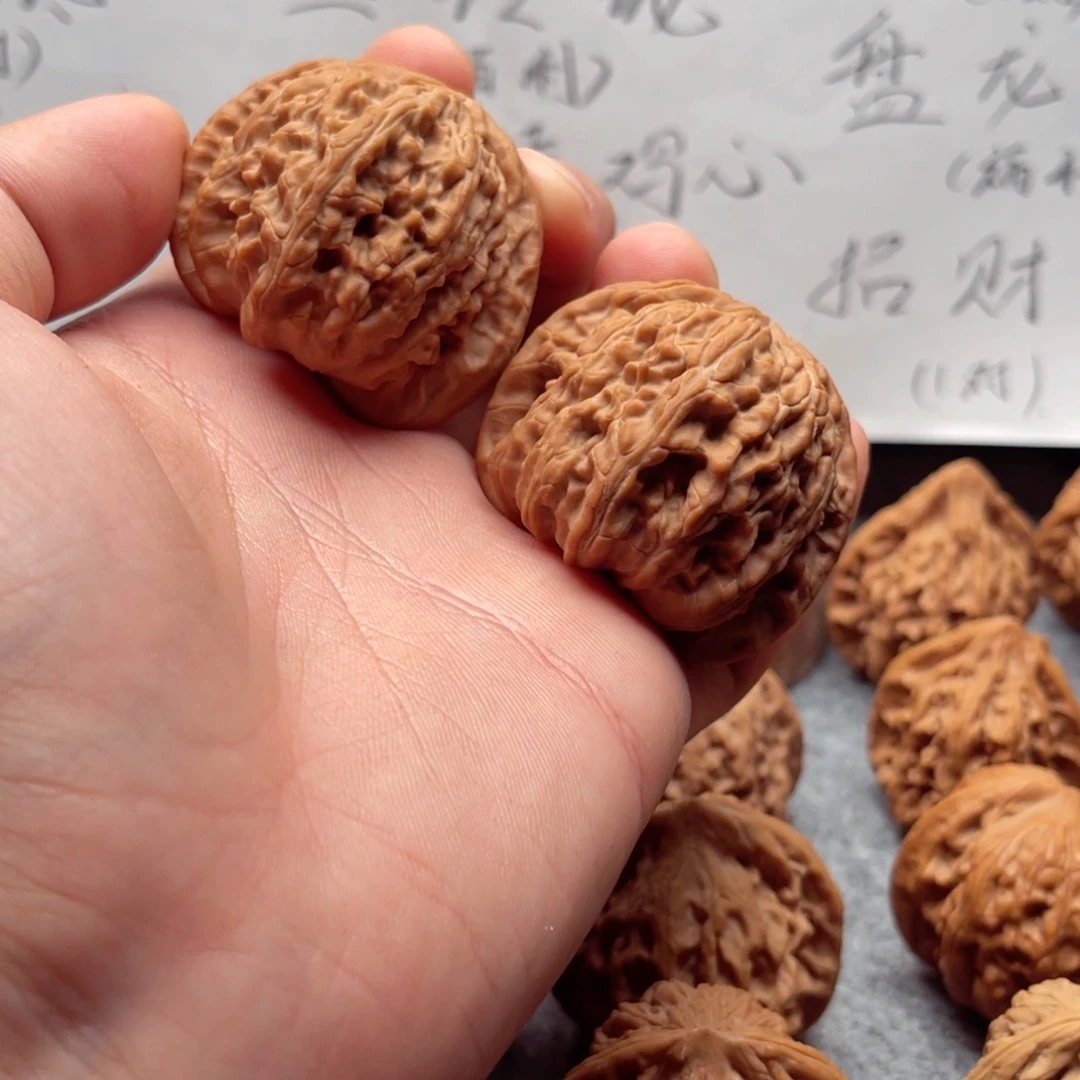 核桃树王对白狮子