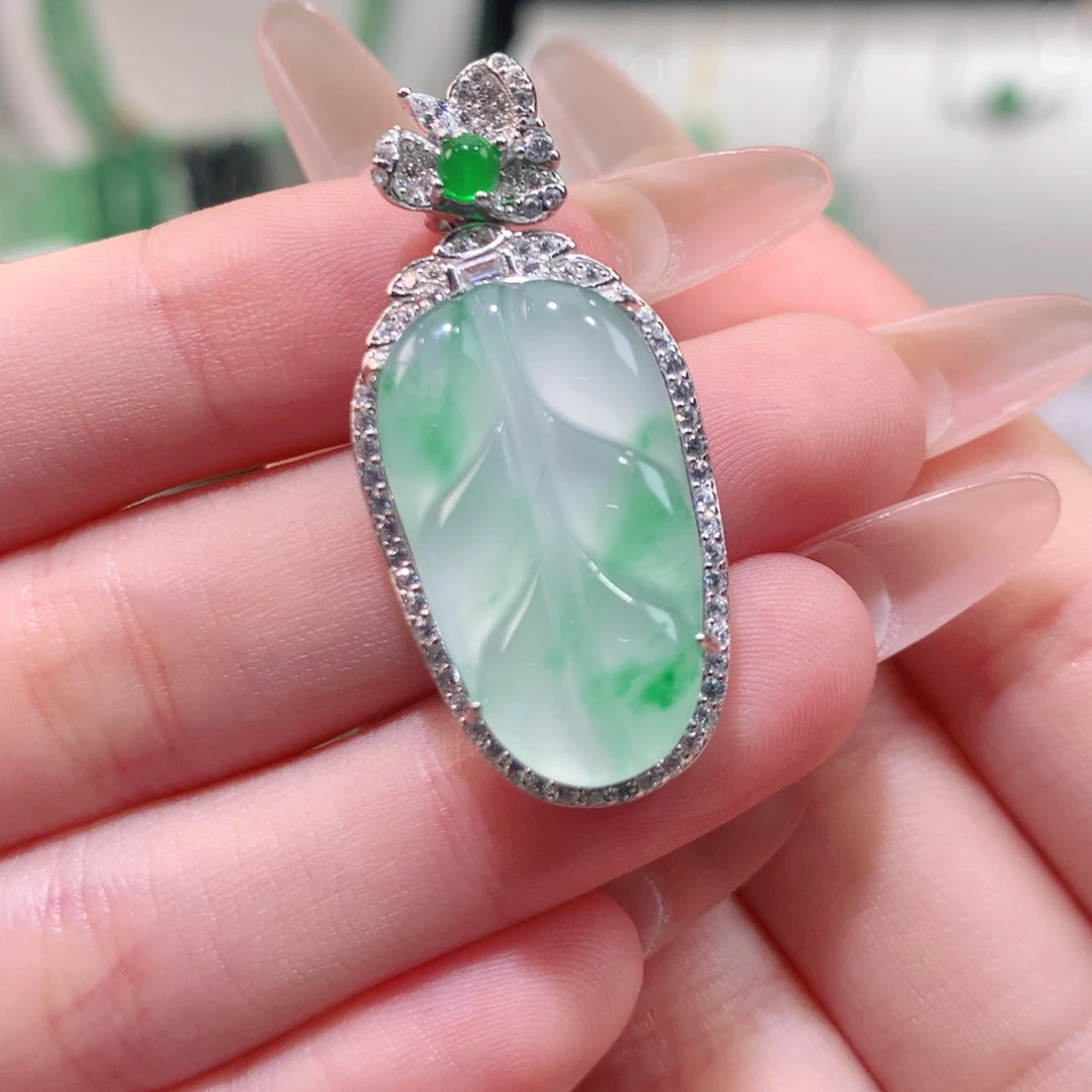 石英质玉（非洲翠）银S925镶嵌颈饰叶子