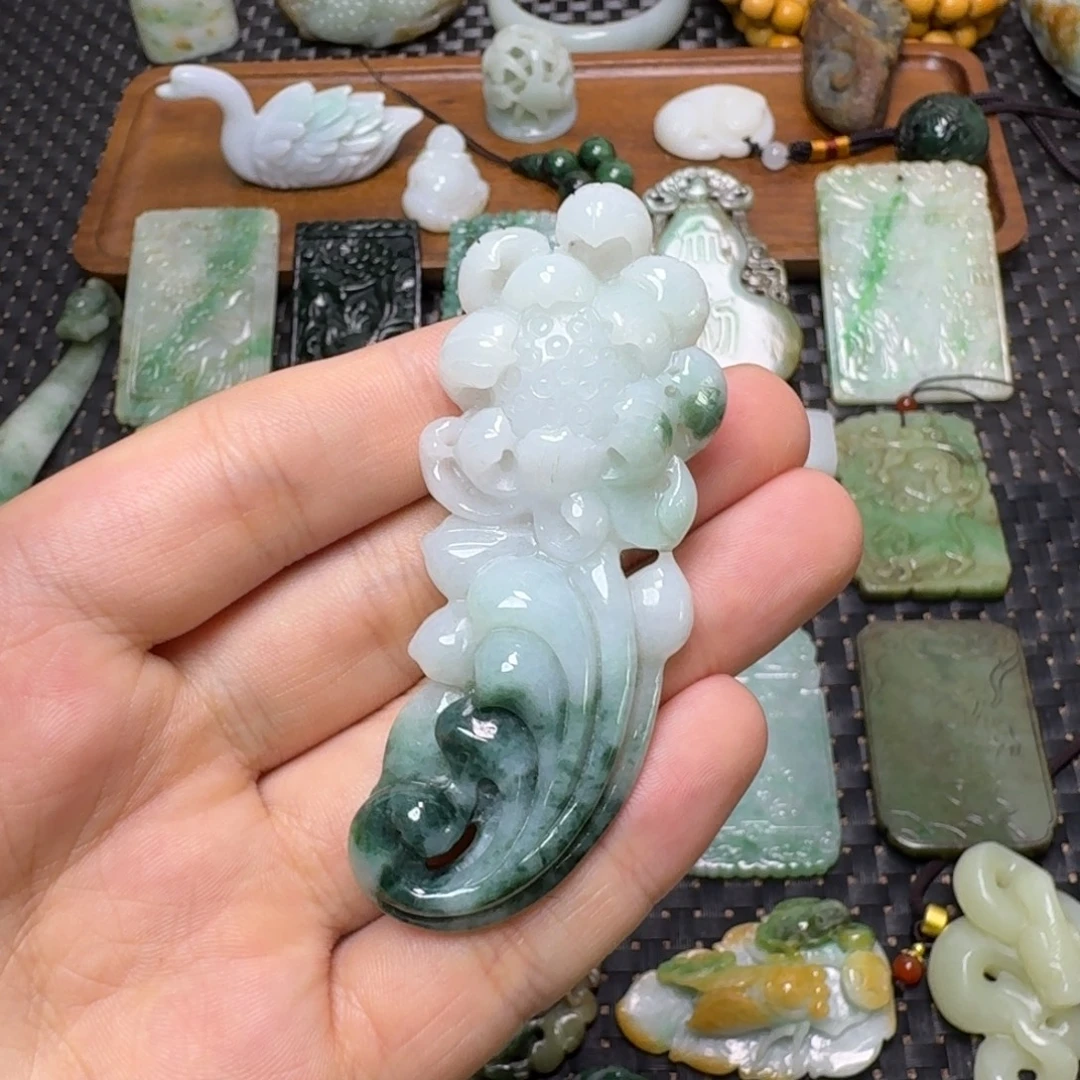 翡翠未镶嵌颈饰翡翠颈饰未镶嵌