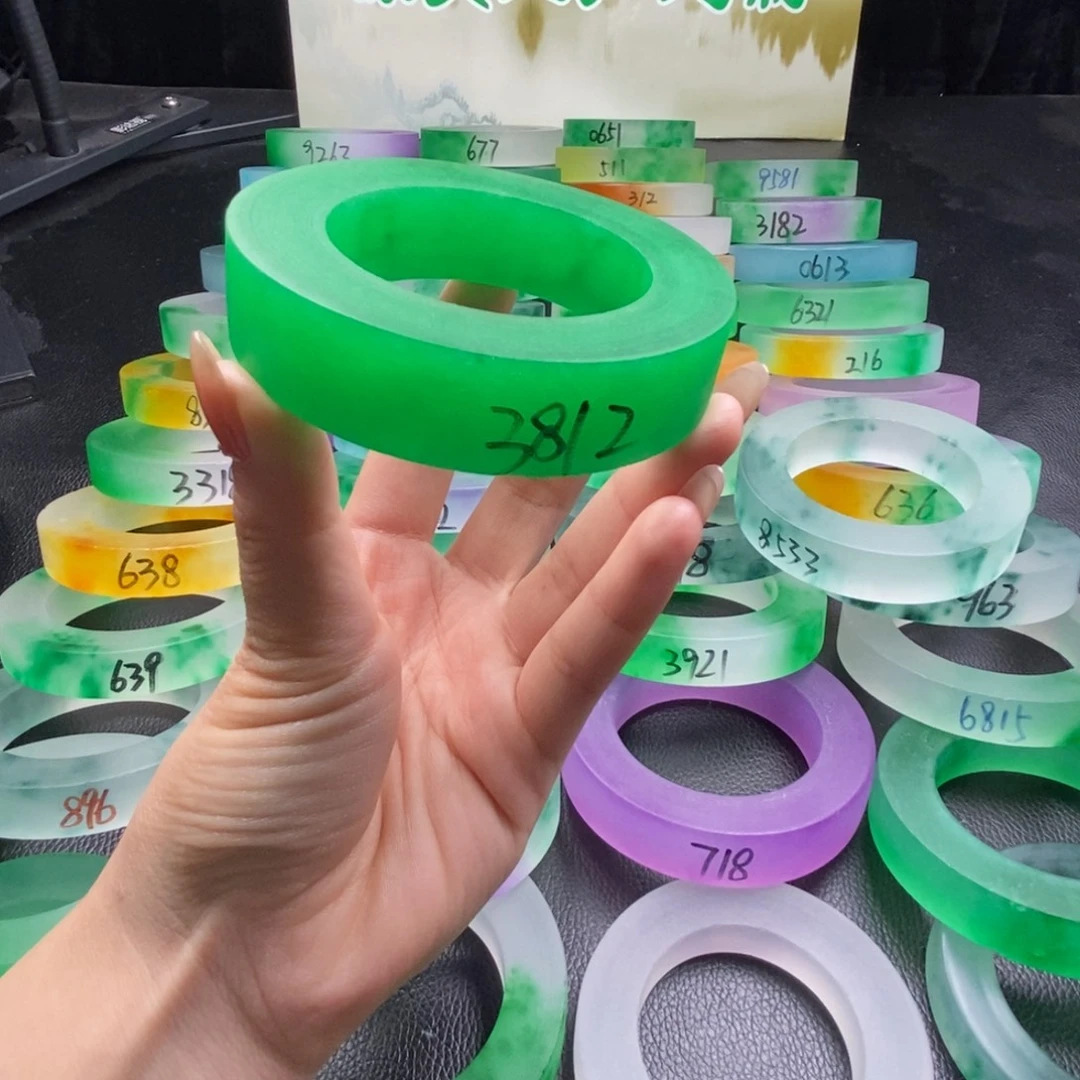 笑***丘玉独龙翠百搭手镯