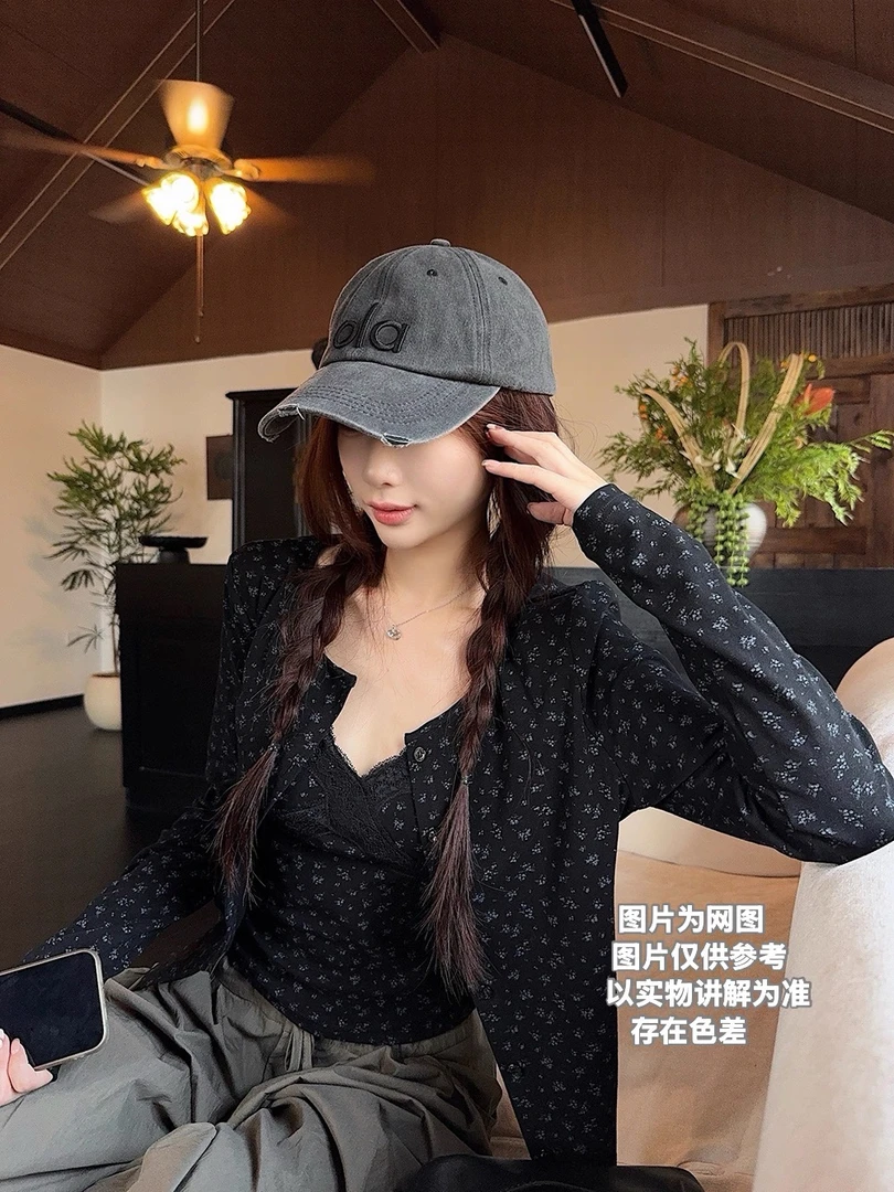 Yi+2025早秋新款纯欲风收腰蕾丝吊带碎花外披两件套