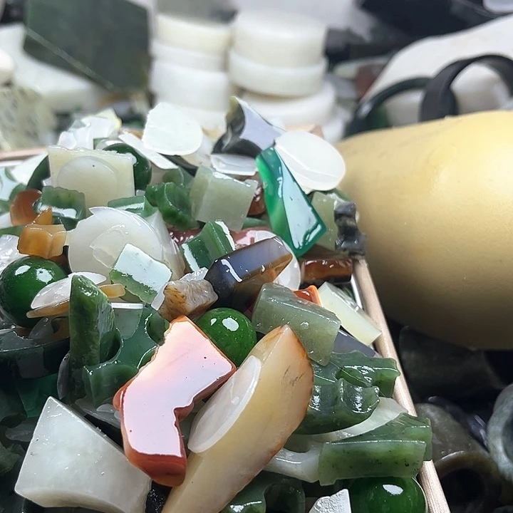 和田玉（糖玉）和田玉边角料9K金镶嵌陶*