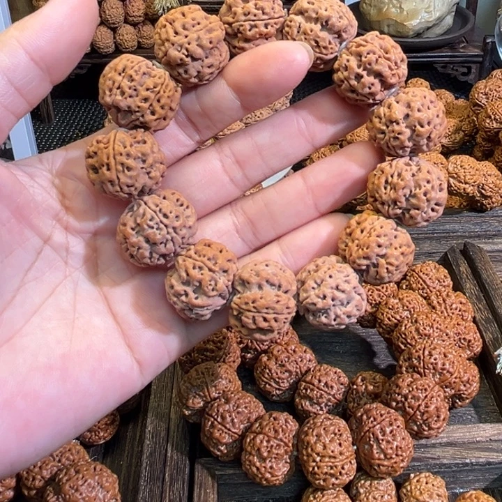 用***4金刚菩提手串蜂王