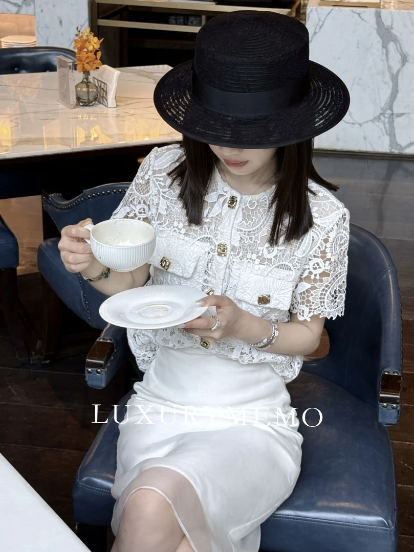 LUXURYMEMO【南法瑰丽】精致高端进口重工镂空水溶蕾丝开衫定制钻