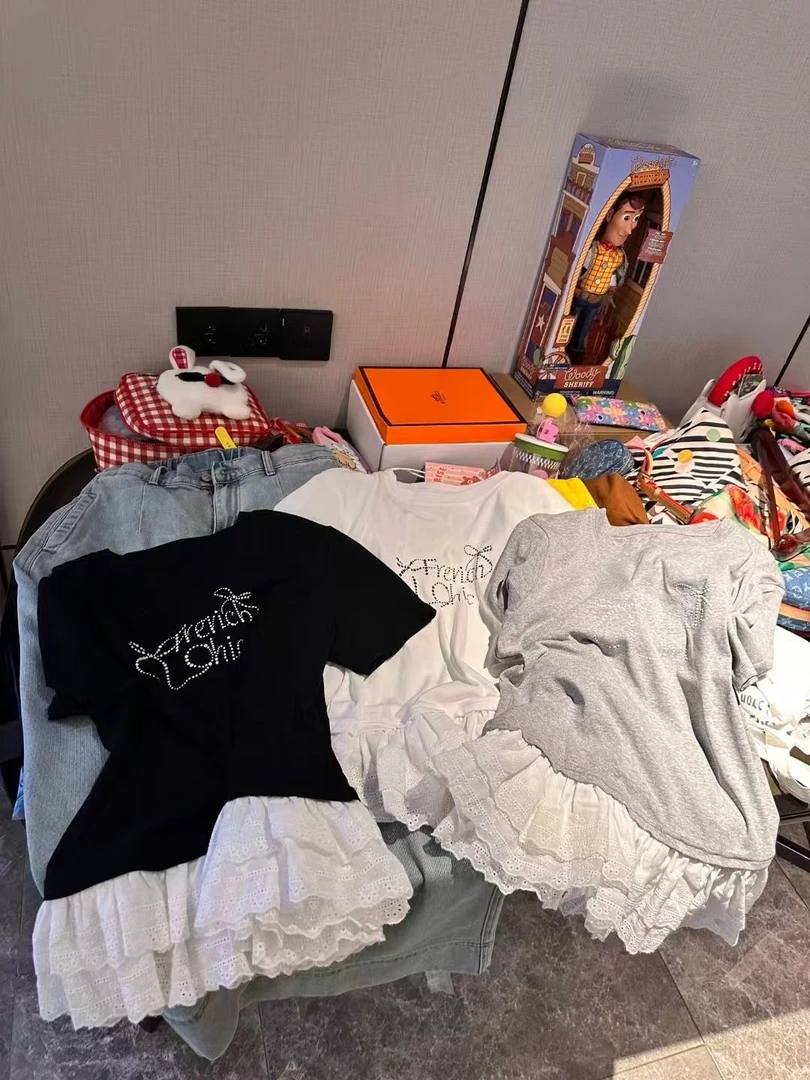 肉肉家*大码俏皮烫钻花边T恤