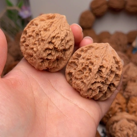 吊坠文玩核桃野生无名41有点黄尖