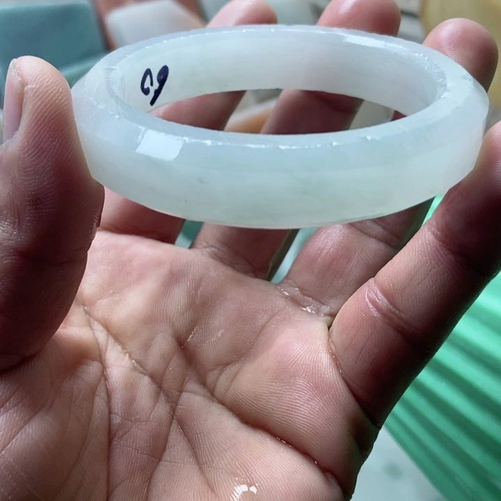 石英质玉手镯未镶嵌遇***好加工定制