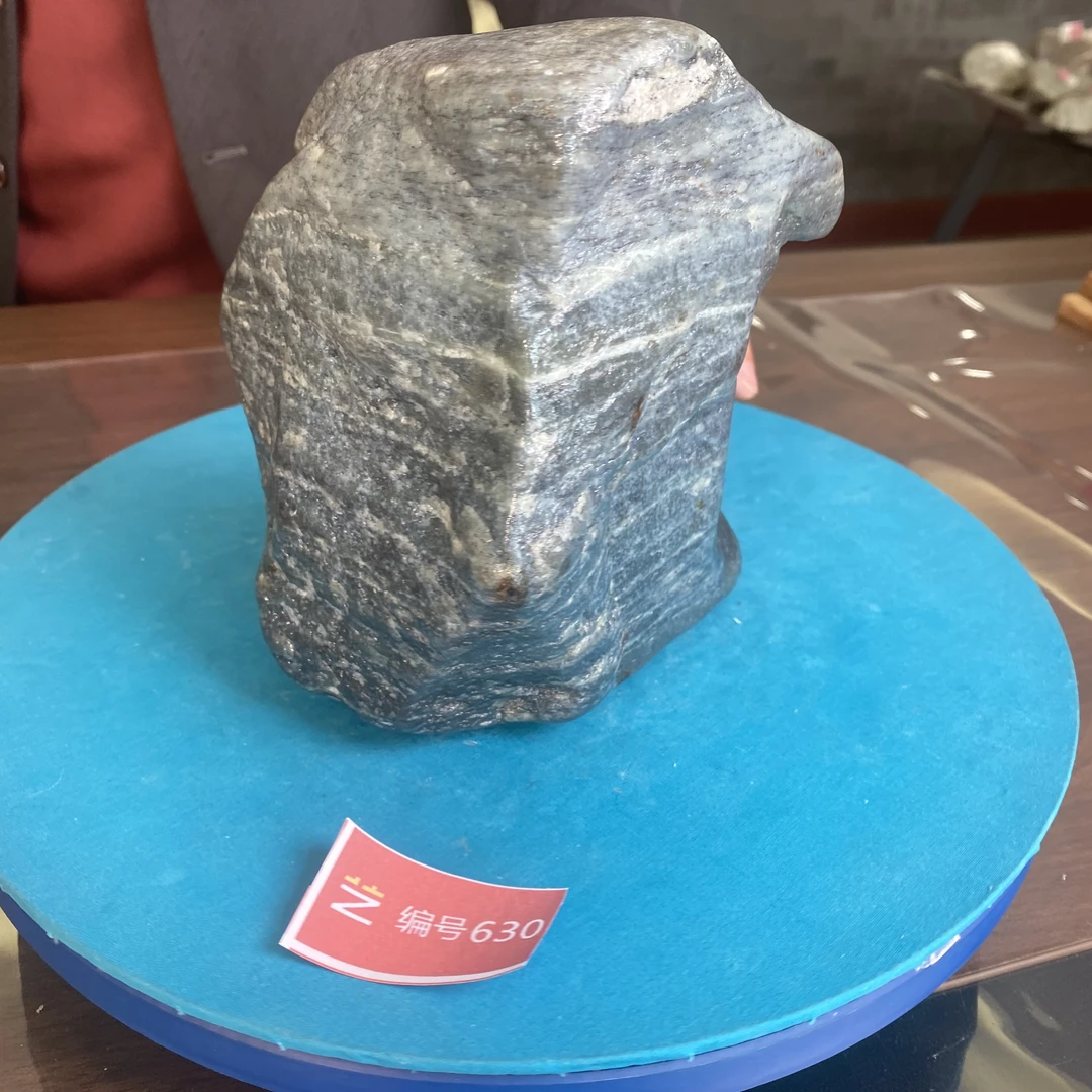 现货新疆玉料原石发一件编号630