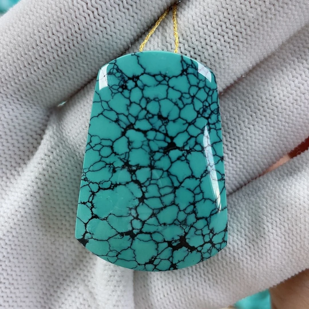 绿松石颈饰未镶嵌