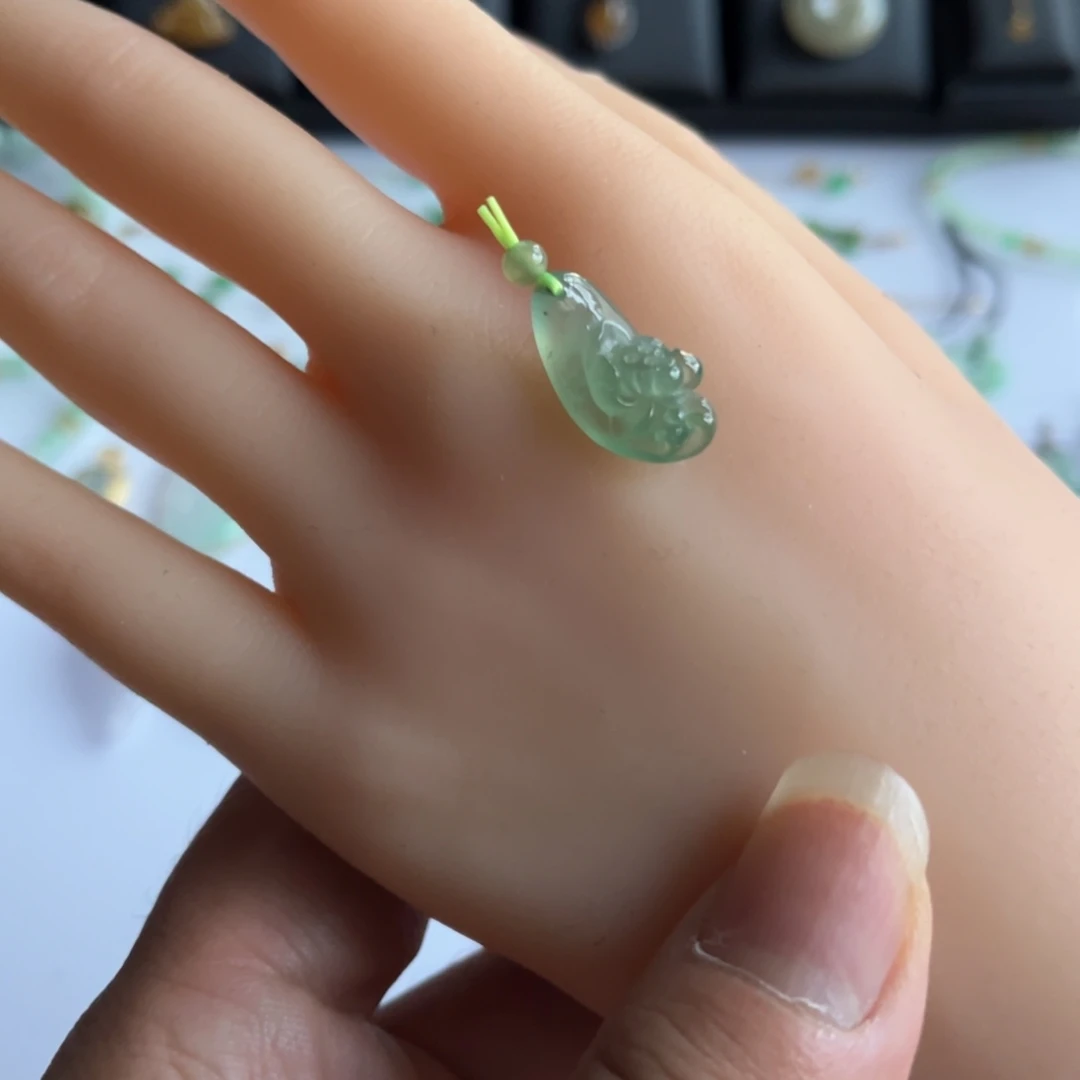 翡翠未镶嵌颈饰福利