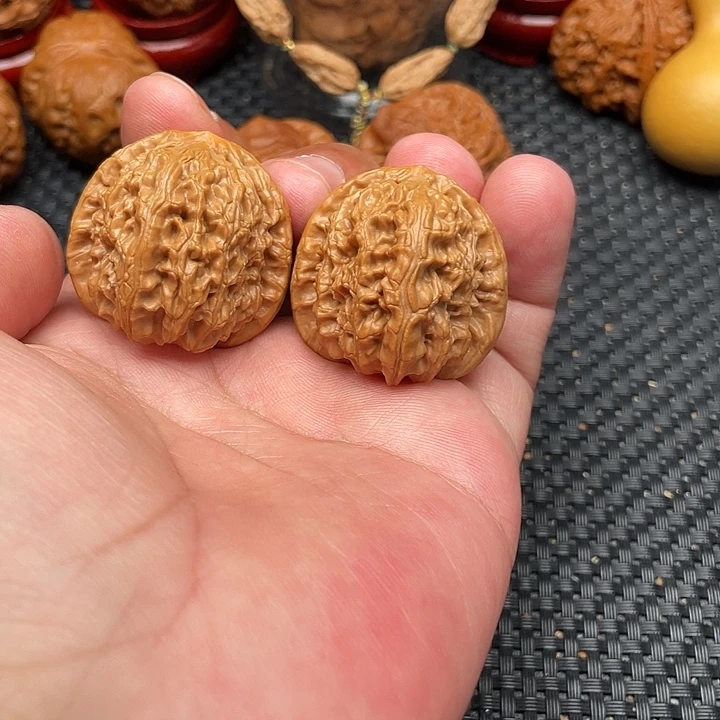 把件文玩核桃三角白35尺