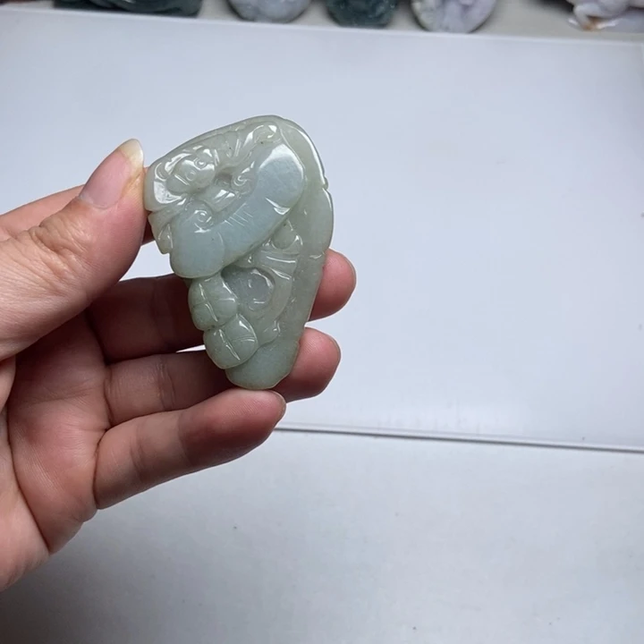 翡翠未镶嵌颈饰蝙蝠2