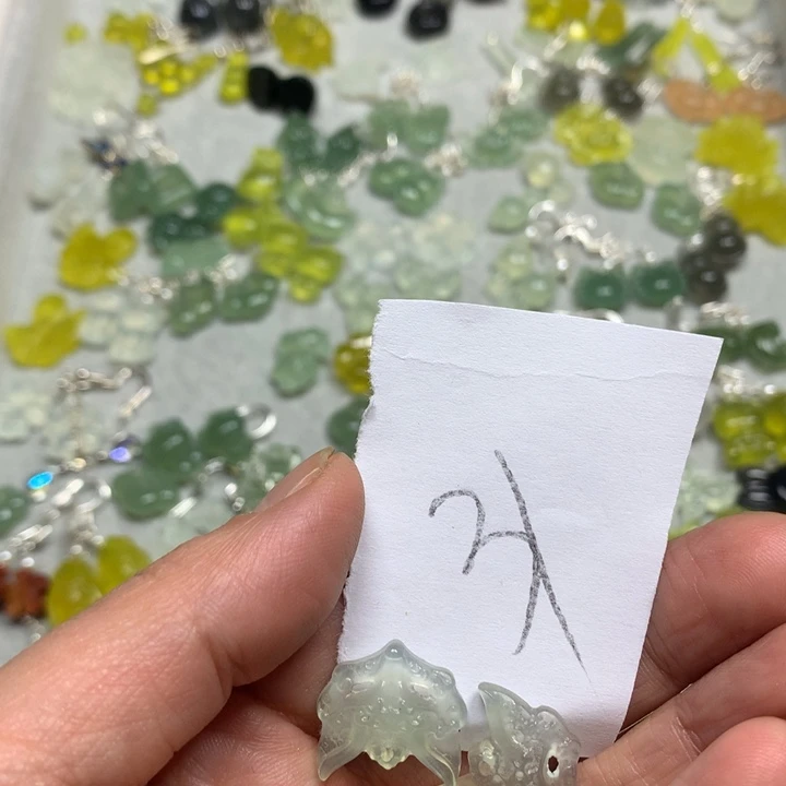 蛇纹石玉耳钉足银镀金镶嵌辞**尔