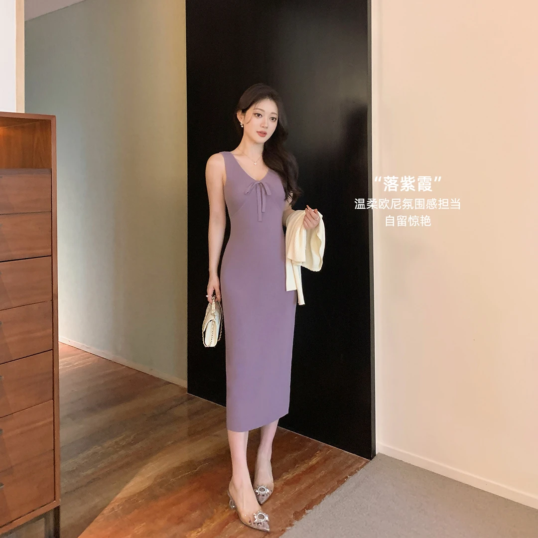 林关关【落紫霞】温柔V领无袖修身背心连衣裙女气质韵味收腰长裙