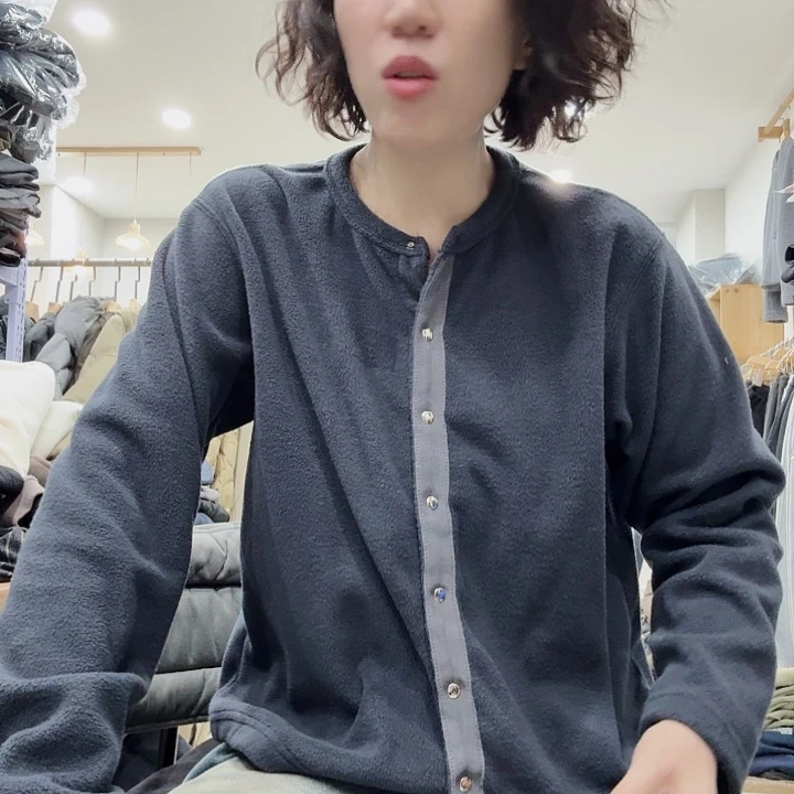 小***芳好吧那我们去找地方休息