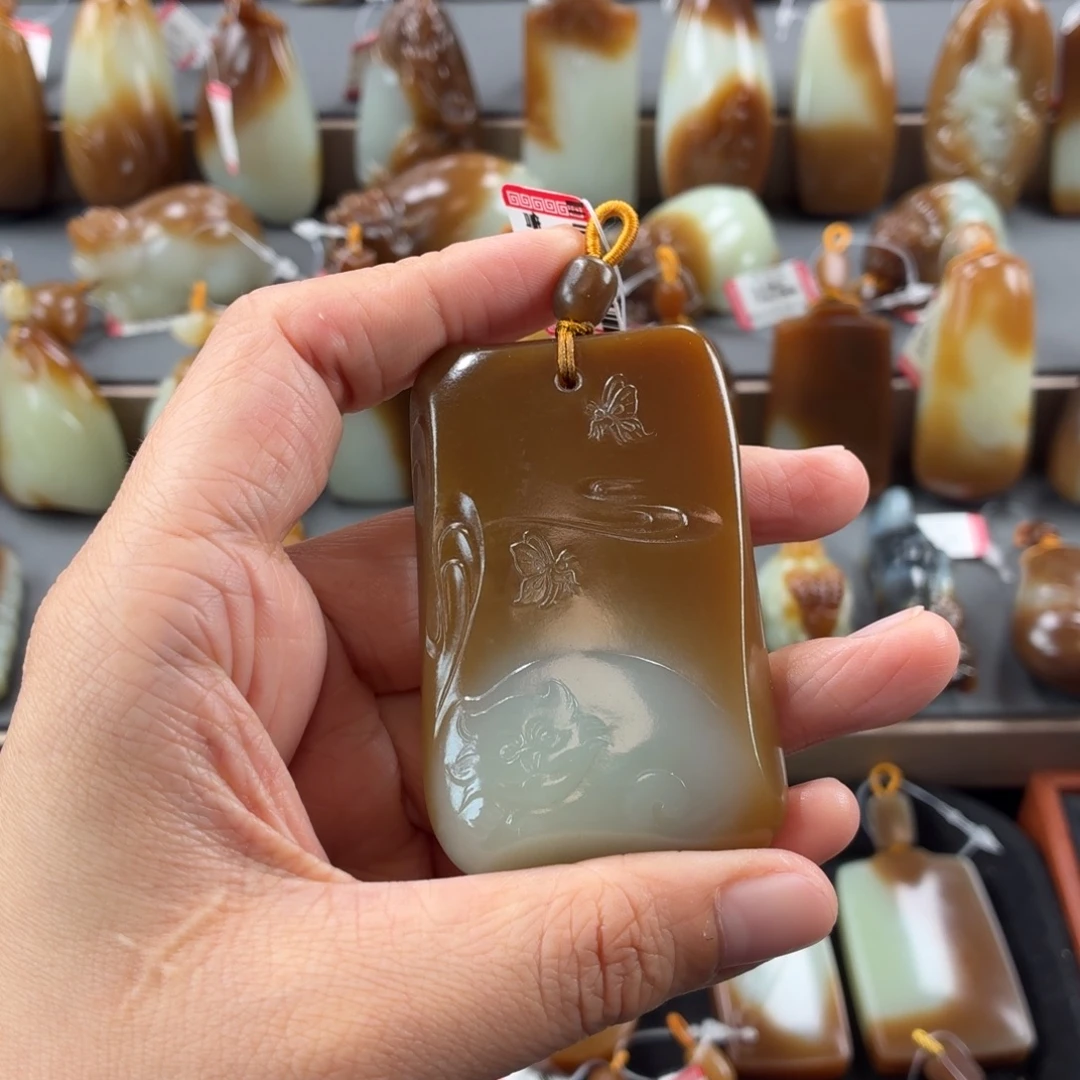 和田玉未镶嵌颈饰