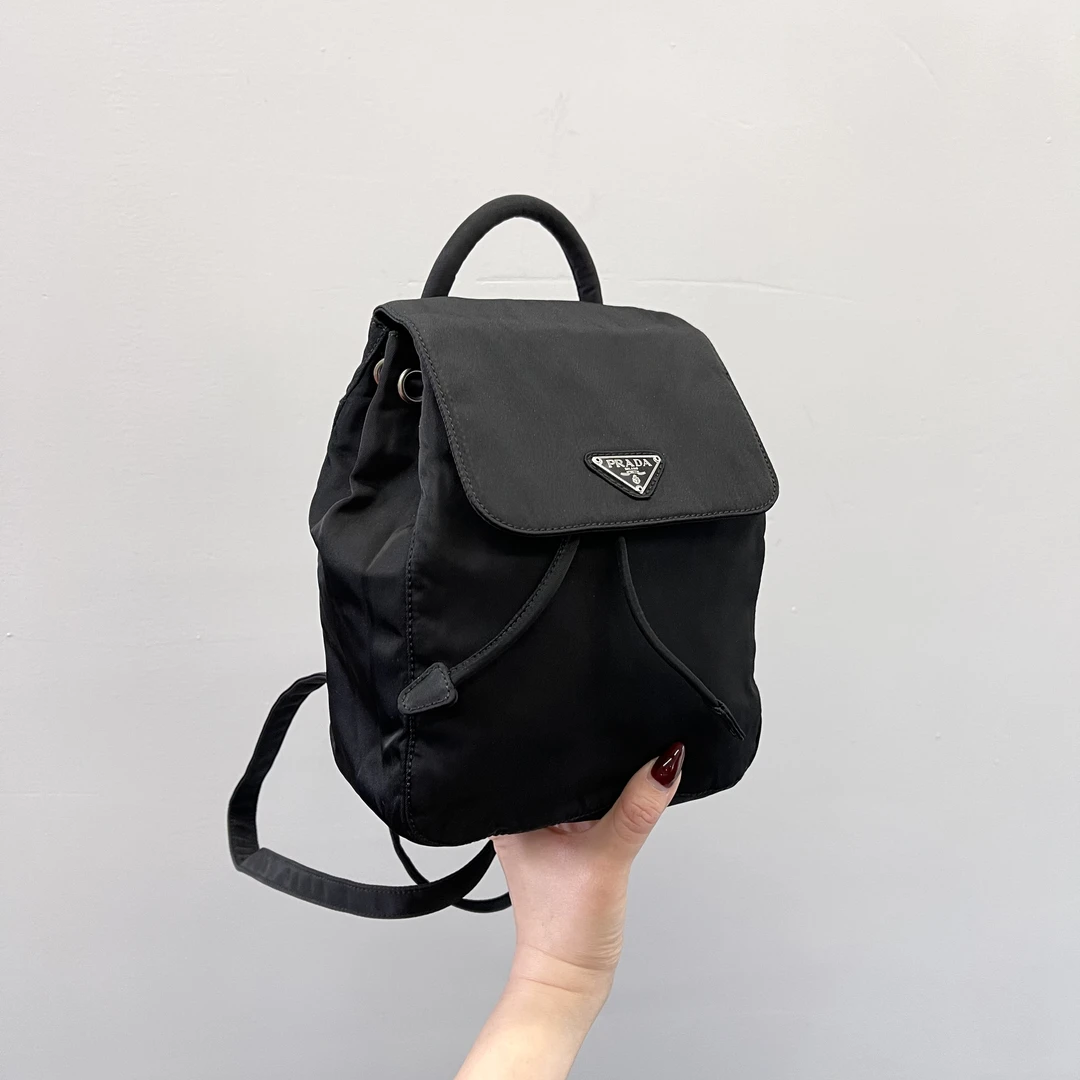 95新 Prada/普拉达 降落伞尼龙迷你双肩包021303