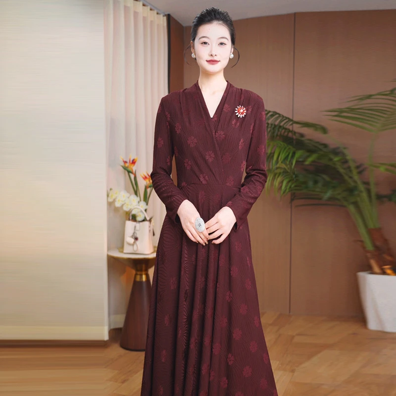 2025早秋新款减龄气质显白收腰修身时尚连衣裙显瘦妈妈装长袖