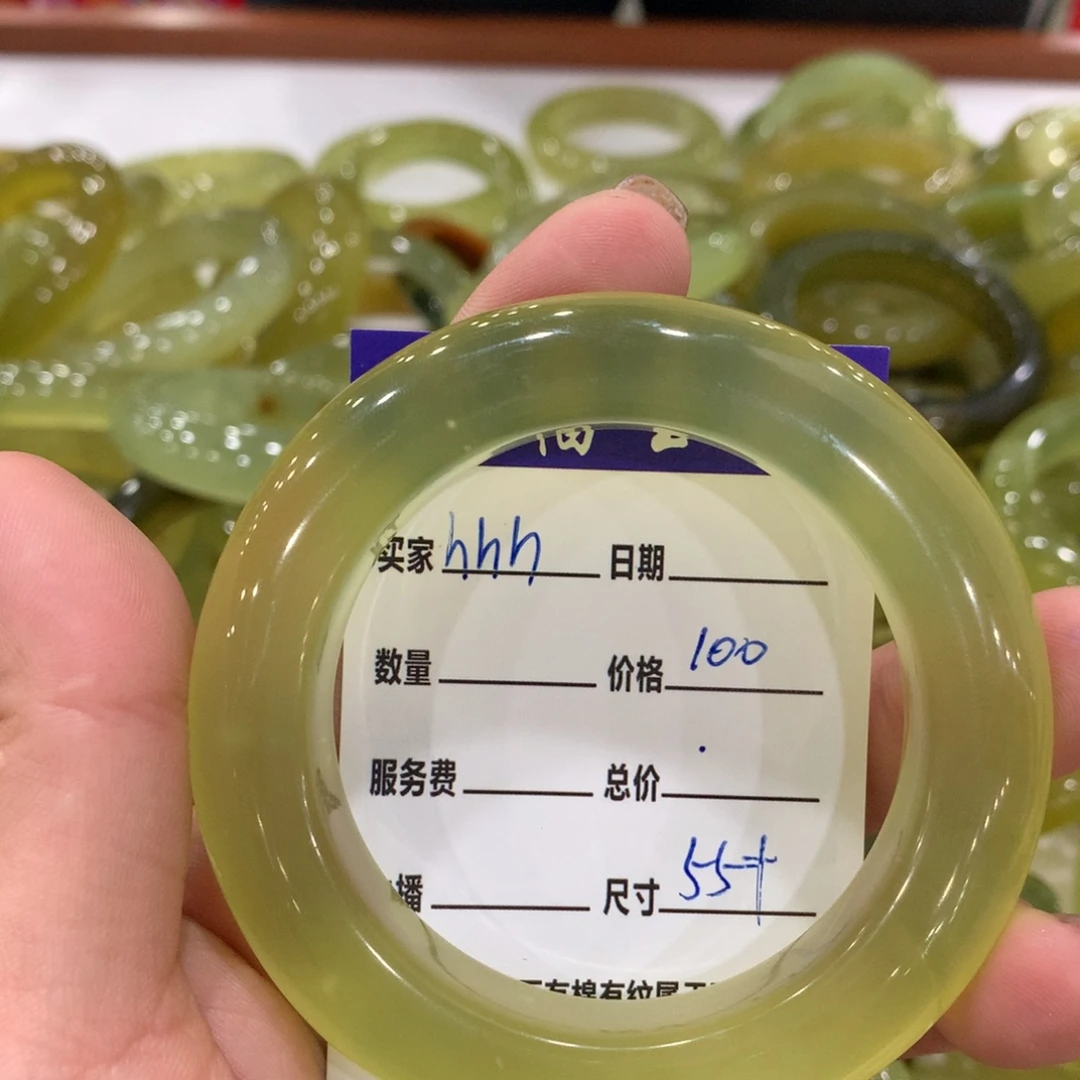 h***i蛇纹石玉未镶嵌手镯