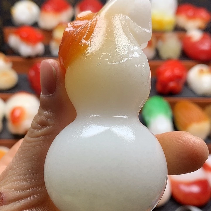 完全开放新疆戈壁五彩彩彩石