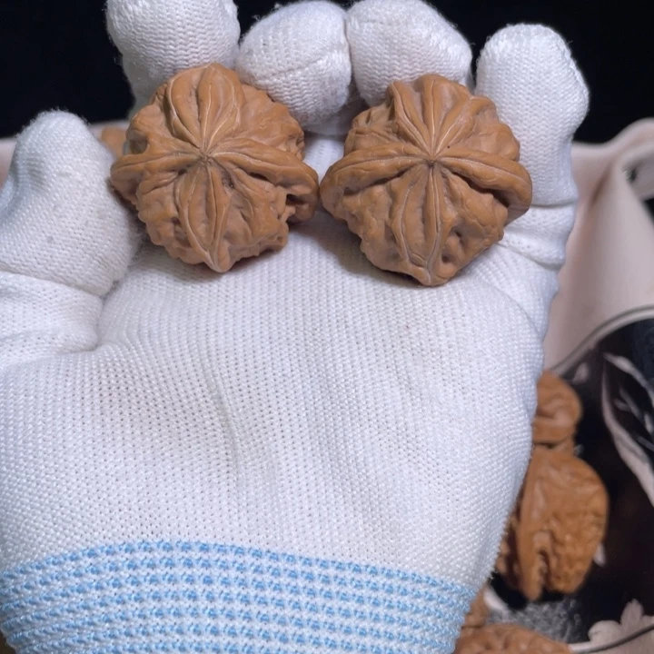 韩***h把件文玩核桃玉玺异形