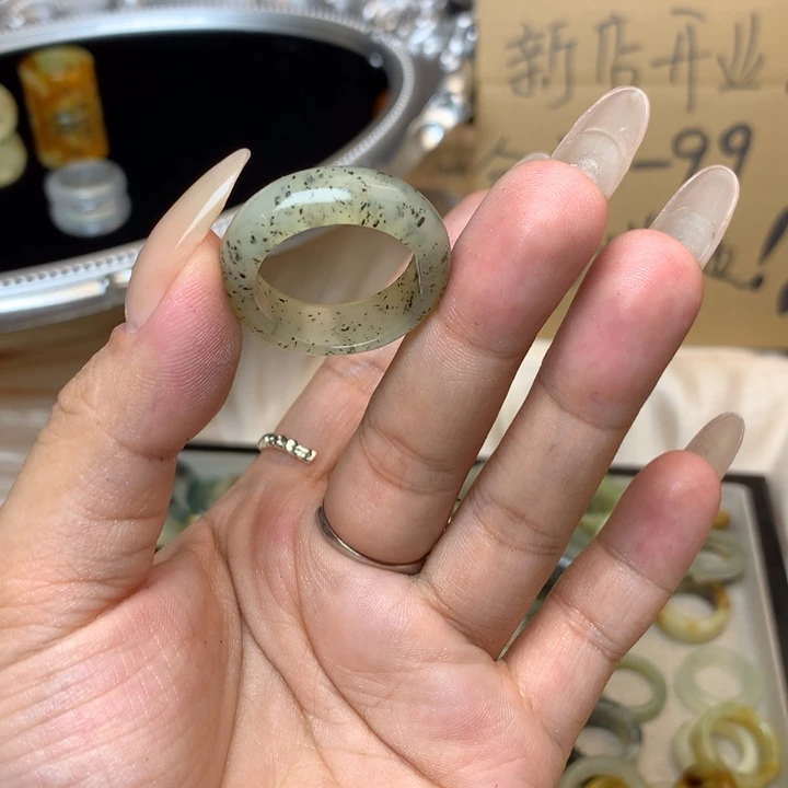 路***国合金蛇纹石玉戒指