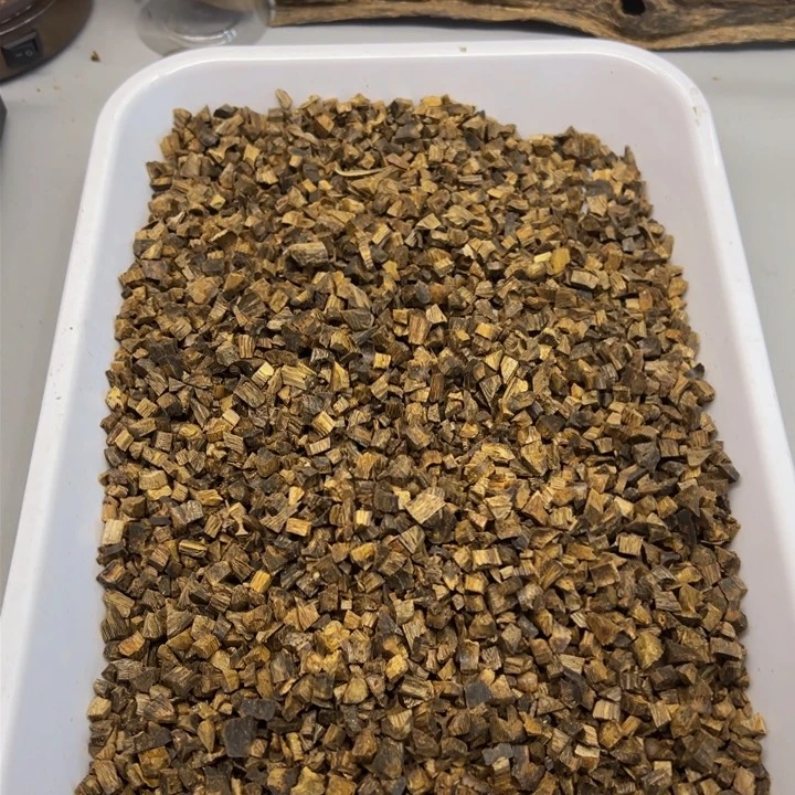 沉香沉香碎屑金沙叶碎料100克