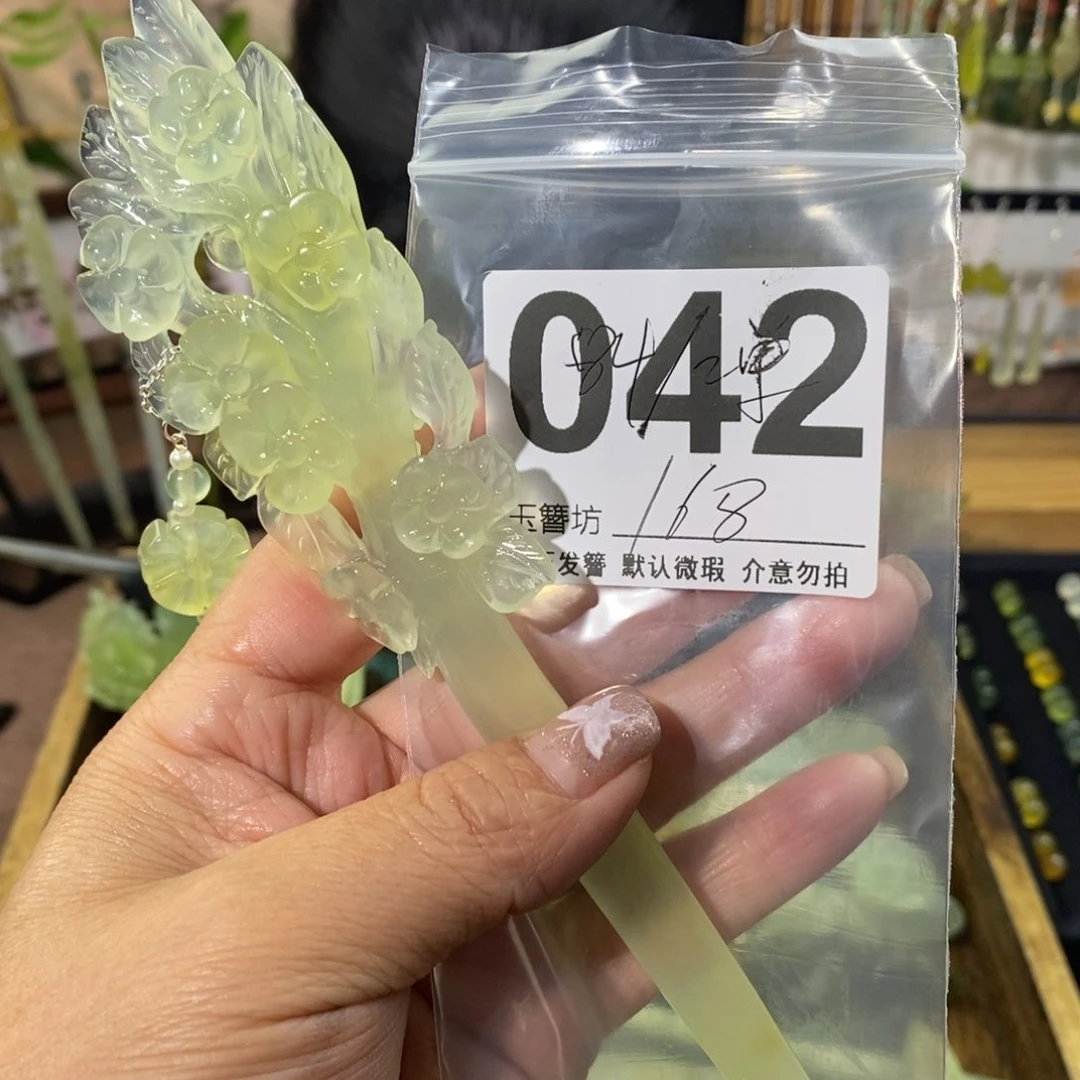 蛇纹石玉未镶嵌玉簪嘎**.