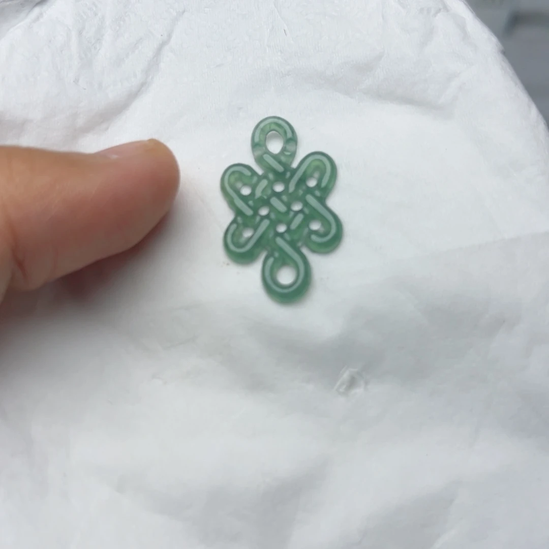 颈饰未镶嵌翡翠挂件