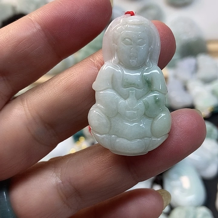 翡翠未镶嵌颈饰观音