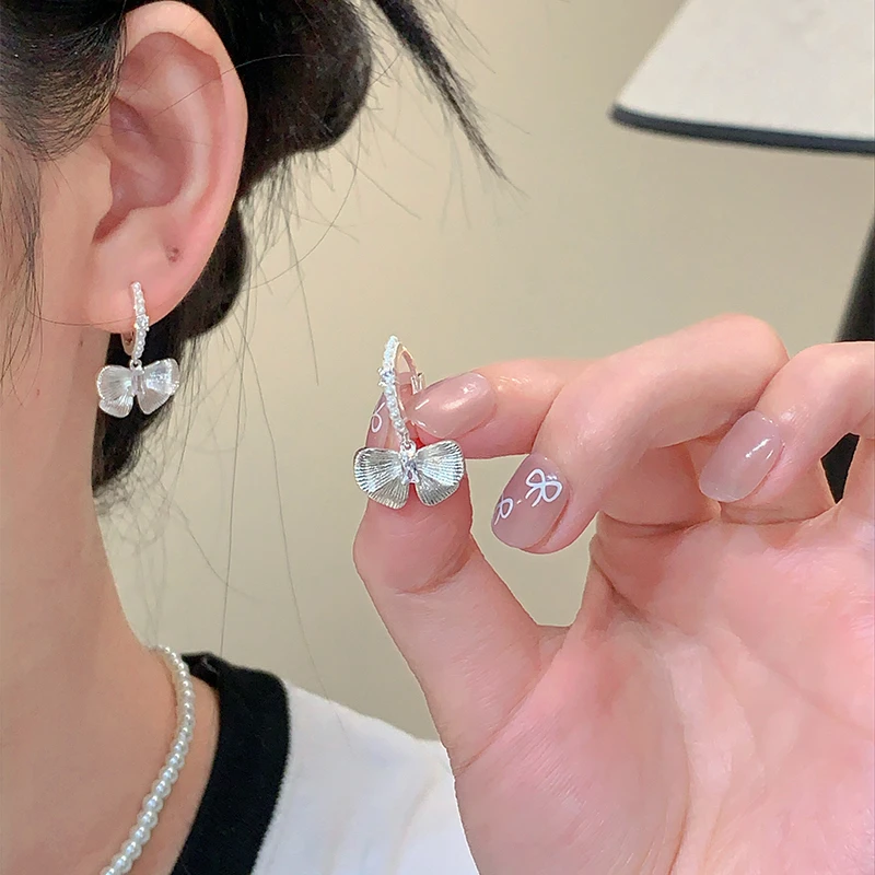 铜合金耳饰 EH392银色蝴蝶轻奢小众耳饰女法式百搭温柔甜美耳钉女