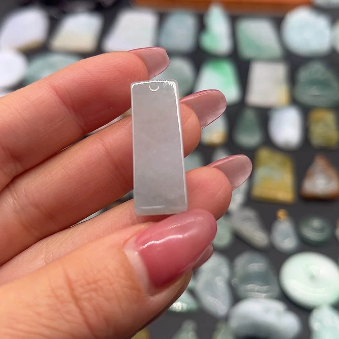 【闪购商品】翡翠颈饰未镶嵌无事牌