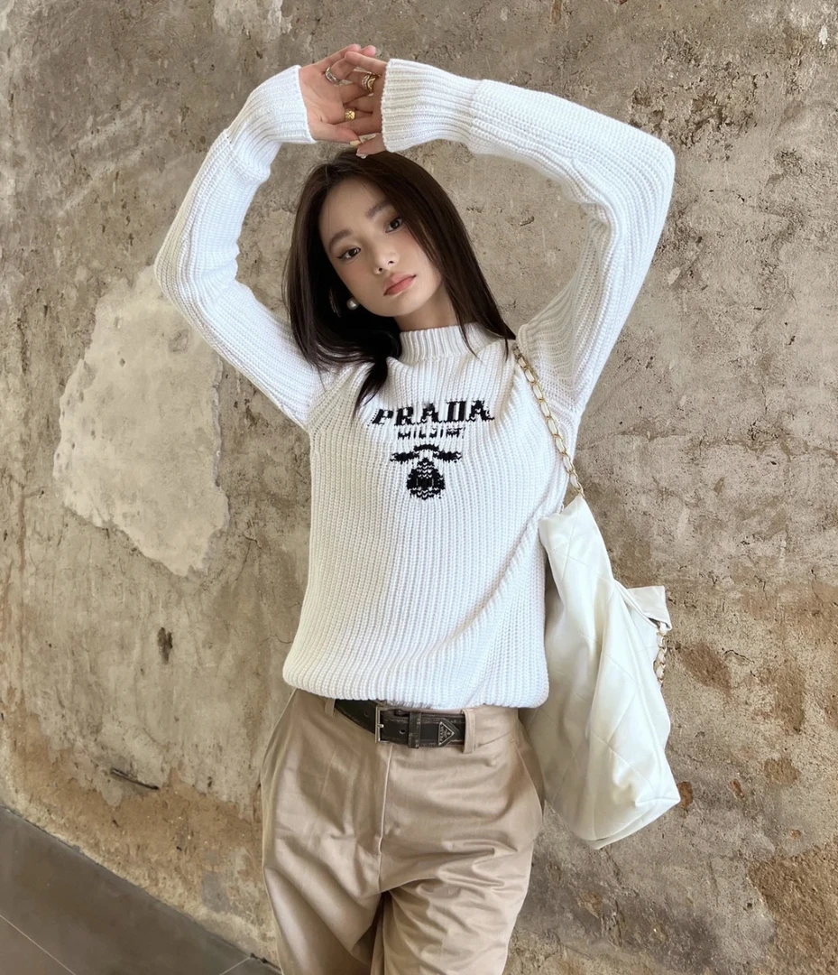 99新 Prada/普拉达 AA1836 字母logo圆领毛衣 40码