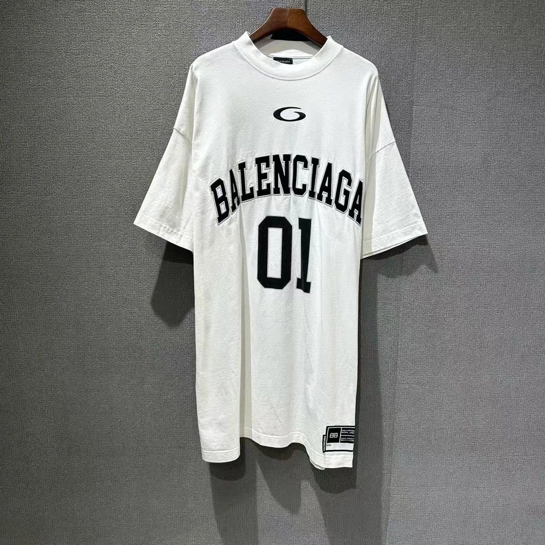 99新 Balenciaga/巴黎世家  圆环刺绣短袖T恤 4码/3849