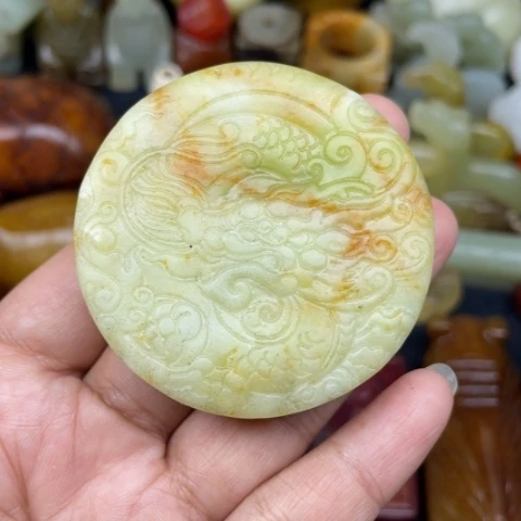 蛇纹石玉未镶嵌颈饰85